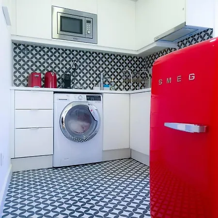 Beautiful & Unique Alfama Flat ליסבון