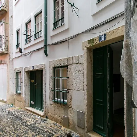 Beautiful & Unique Alfama Flat Apartment
