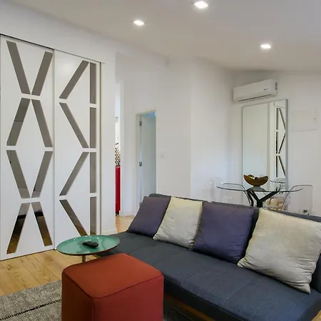 Beautiful & Unique Alfama Flat Apartment